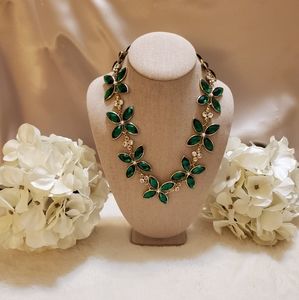 NWOT Statement necklace